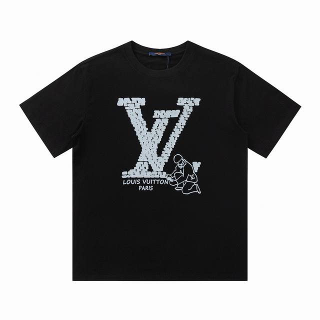 Louis Vuitton 路易威登24Ss标识印花T恤短袖 一款男女同款短袖T恤，标识Logo图案植绒修饰其吸睛度完全不亚于任何经典款式，将时髦高级感与奢华感