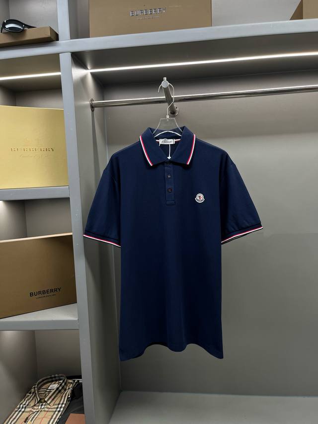 668 Moncler 蒙口 标识贴片新款Polo衫 原版面料 官方同款 采用210克纯棉珠地面料，定制 同缸染面料 手感非常舒服爽滑 版型挺阔有型 一线品牌代