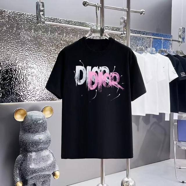 D042 Dior 迪奥印花圆领短袖T恤 1:1对版面料300克毛圈高克重百分百纯棉 提前做过预缩水1×1双纱洗一辈子都不会变形的 男女同款 官网细节 字母Lo