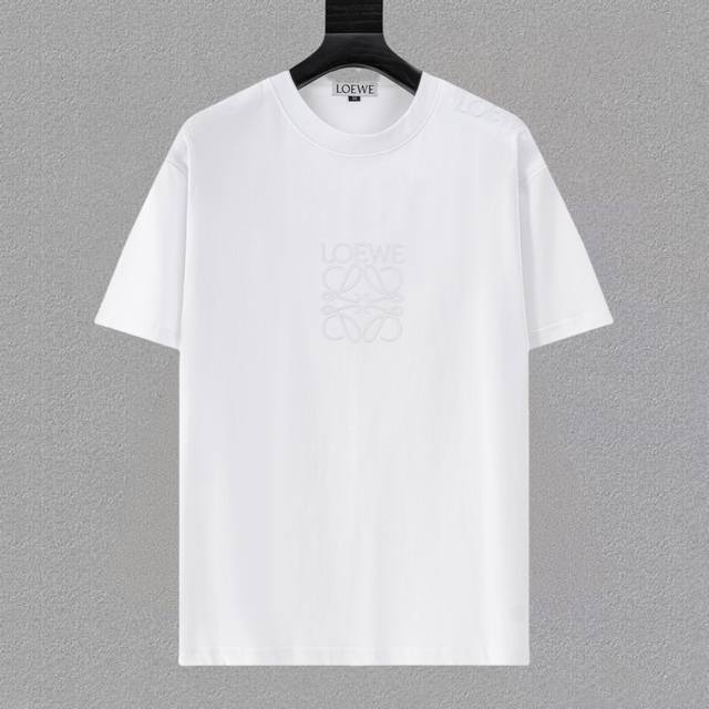 Loewe 罗意威25Ss新款短袖，最高版本重工艺经典刺绣Logo图案，高标准定制，上身非常有型，客供进口高档280克纯棉面料质感非常细腻，细节工艺精湛考究，塑