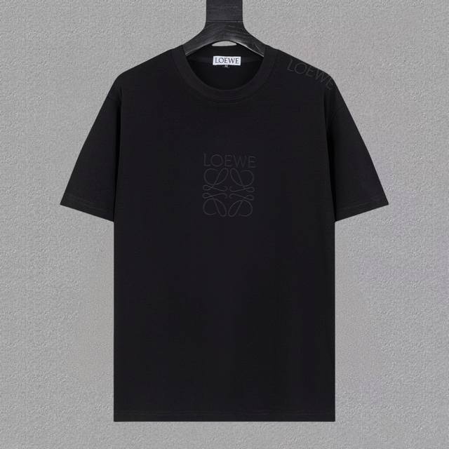 Loewe 罗意威25Ss新款短袖，最高版本重工艺经典刺绣Logo图案，高标准定制，上身非常有型，客供进口高档280克纯棉面料质感非常细腻，细节工艺精湛考究，塑