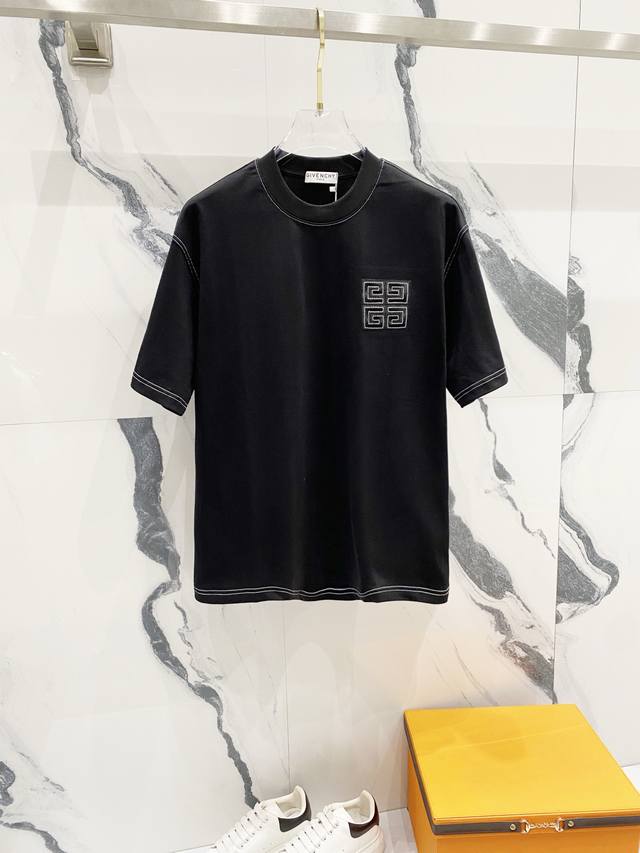 Givenchy Gvc纪梵希 320克圆领短袖T恤 皮标品牌Logo刺绣标识走线设计 官方同步 1:1原版开模 时尚个性 百搭潮流 纯原品质 原版洗水面料 吊