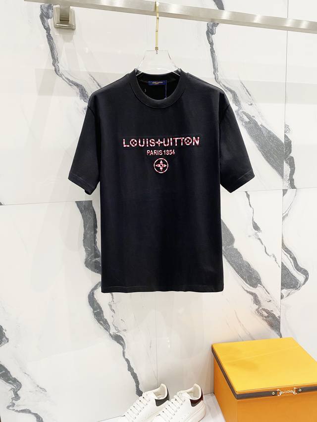 Louisvuitton路易威登320克圆领短袖T恤 立体字母品牌Logo刺绣1854标识 官方同步 1:1原版开模 时尚个性 百搭潮流 纯原品质 原版洗水面料