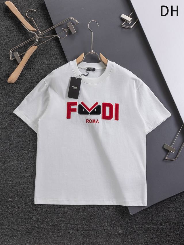 Fendi 芬迪 小怪兽 双F 微宽版型S-Xl Fendi 25Ss新品专柜款 胸前立体红字母黑眼睛 大Logo 刺绣短袖T恤，男女同款！短袖不在千篇一律的大