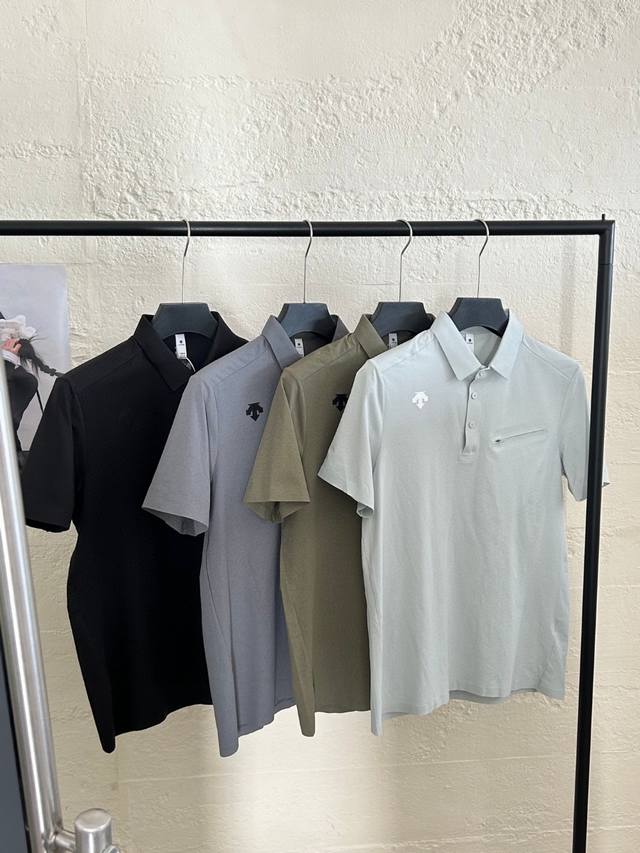 春夏迪桑特海外版柜子新款经典氨棉短袖Polo衫.面料采用210克冰离子氨纶纯棉面料，面料吸湿排汗效果俱佳，凉爽舒适！ 年年出新版，今年柜子最新款！ 肩膀经典硅胶