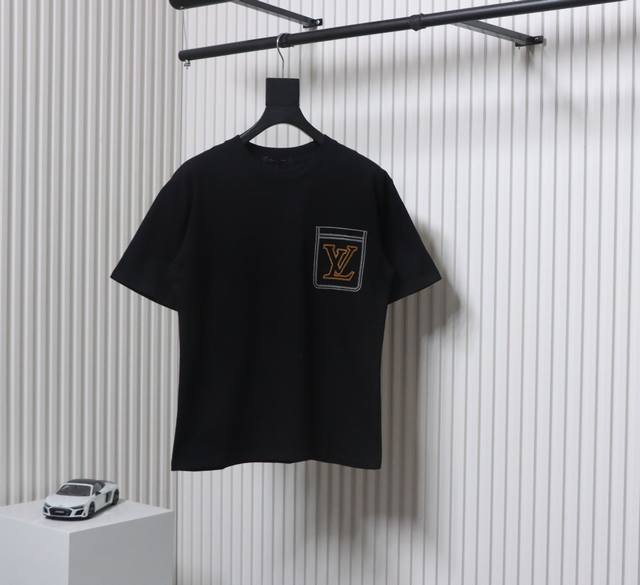 Louis Vuitton 路易威登25Ss 口袋老花线条刺绣短袖 面料采用230克重精梳棉，定制32支1*1螺纹，成衣两遍水洗处理，面料舒适亲肤无异感，定制定