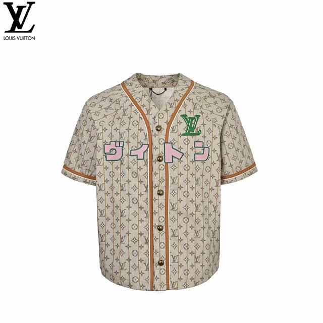 Louisvuitton 路易威登 25Ss 走秀联名款刺绣短袖棒球衫 定制原版品质布料，上身立挺有型。进口绣花线，进口机拼皮绣花，还原原版。字母对位对花细节