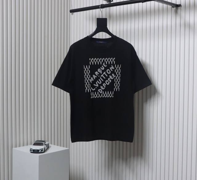 Louis Vuitton 路易威登 菲董联名 手工珍珠刺绣短袖T恤 - Louis Vuitton法国路威酩轩集团-Lvmh旗下品牌 著名奢侈品箱包和皮具品牌