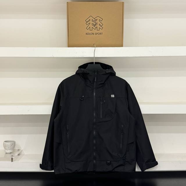 可隆 情侣款连帽夹克冲锋衣 三防面料 风衣外套 Tri Durance防水防雨面料 户外出行无惧风雨 Bluesign 认证的面料 轻薄耐磨 撞色拉链设计 颜色