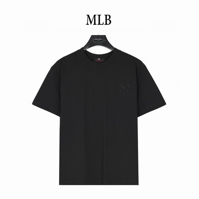Mlb 洋基队 25Ss 后背大Logo暗纹刺绣短袖T恤 胸前小Logo及背后一整块大Logo采用最新拱桥绣工艺制作而成 区别市面普通刺绣工艺 非常重工的一款设
