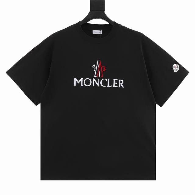 Moncler 蒙口 植绒Logo印花短袖 采用60支双纱精梳纯棉爽滑手感，纯棉不起球不起毛，面料厚度260克重，单件重量280克左右！质量保证、原厂面料、定制
