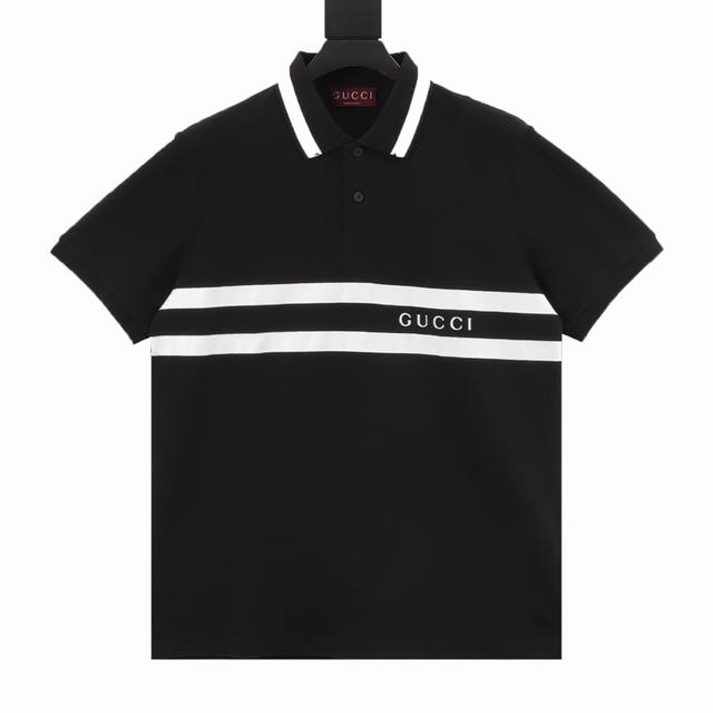 Gucci 古驰 条纹字母短袖Polo衫 原版品质，欢迎对比。 选用棉质珠地网眼布打造，衣领为双系统提花定织扁机制成，有弹性，不变形，衣服全部原生布捆边，前胸双