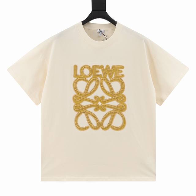 Loewe 罗意威 25Ss 刺绣大Logo短袖 26支精棉紧密平纹170克面料，配套1*1十字罗纹260克，胸前Loewe徽标采用进口机平绣，线面工整整洁，触