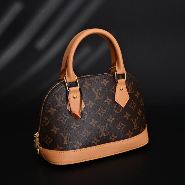 Louis Vuitton 路易威登Lv Alma老花Bb贝壳包手提包挎包M53152 90%女孩子都喜欢的Lv贝壳包，究竟哪里好了？看看鉴定师怎么说？ 重量：