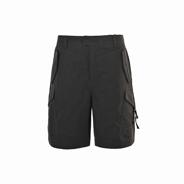 Dior 迪奥 25Ss 锁扣工装短裤 原 P20,000 购买，卡其对色定染、棉质混纺布、A字工装版型、多口袋设计、 腰扣调节松紧、五金配件齐全、全套辅料配
