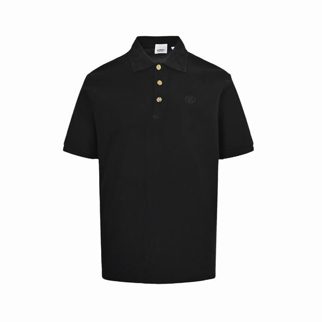 Burberry 巴宝莉 金扣标识Polo短袖 精选珠地网眼布棉质面料，侧边开筒，前短后长。领子是进口扁机一条条织出来的，费时费工。独立开模定制金扣一粒成本8