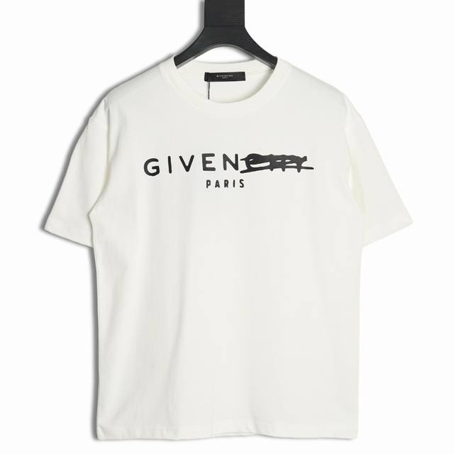 Givenchy 纪梵希 24Ss 涂改字母短袖T恤 面料采用定制240G 26支特滑双股精棉平纹高密无尘全棉布料。前幅高密度加厚，走线平整，代工品质，全套定制