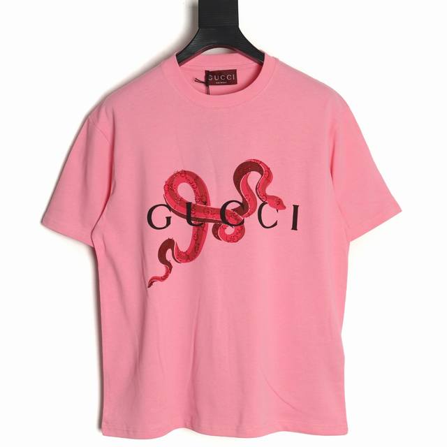 Gucci 古驰 25Ss 蛇年限定短袖T恤 面料采用定制240G 26支特滑双股精棉平纹高密无尘全棉布料。前幅高密度加厚，走线平整，代工品质，全套定制辅料。