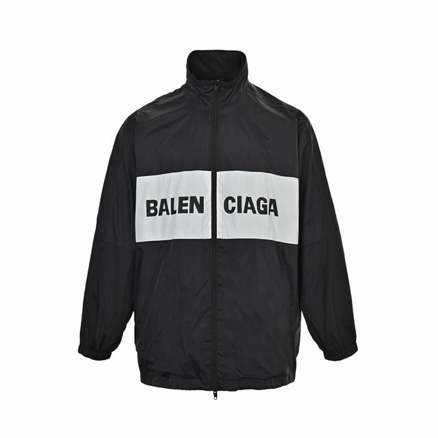 Balenciaga 巴黎世家 黑白标语冲锋衣夹克 轻奢主义 男女日常通勤穿搭必备单品 正确版本 欢迎对比 详细特征 定制消光塔丝隆冲锋衣面料 4级防泼水工艺