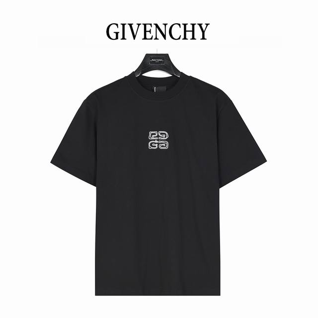Givenchy 纪梵希 25Ss 宫格及后背Logo立体刺绣短袖T恤 采用280克纯棉精梳面料 手感柔软细腻 冰爽丝滑 搭配1*1索罗纳螺纹 面料螺纹同缸定染