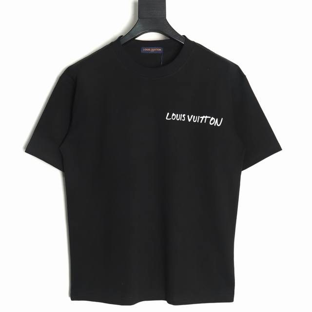 Louis Vuitton 路易威登 Lv 25Ss 标语字母短袖T恤 面料采用定制240G 26支特滑双股精棉平纹高密无尘全棉布料。前幅高密度加厚，走线平整，
