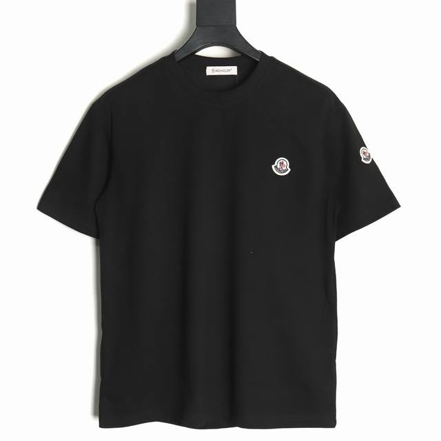 Moncler 蒙口25Ss蒙口章子刺绣短袖字母提花T恤 黑色米白色采用新疆长绒棉32支双股面料240克双纱巧妙的融合了蒙口标志性品牌元素低调精致又能彰显品牌身