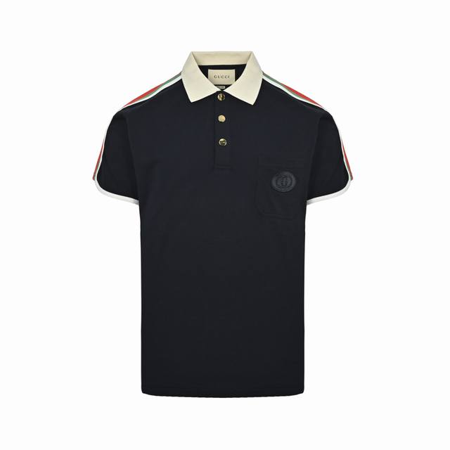 Gucci 古驰 25Ss 口袋双G刺绣织带Polo短袖 选用棉质珠地网眼布打造，定制材质260G长绒棉。衣领为双系统提花定织扁机制成，有弹性，不变形。衣服全
