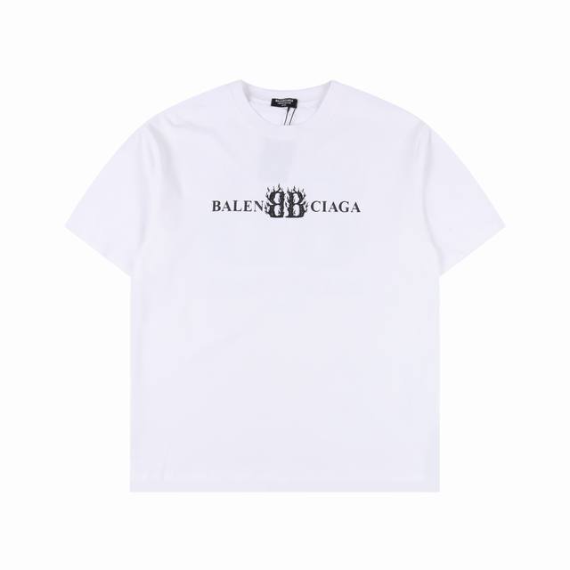 Balenciaga 巴黎世家 25Ss 火焰双B字母印花短袖 采用260克精梳棉面料，全棉螺纹，面料洗水，手感柔软，透气舒适。前幅小标字母设计，后背经典火焰双