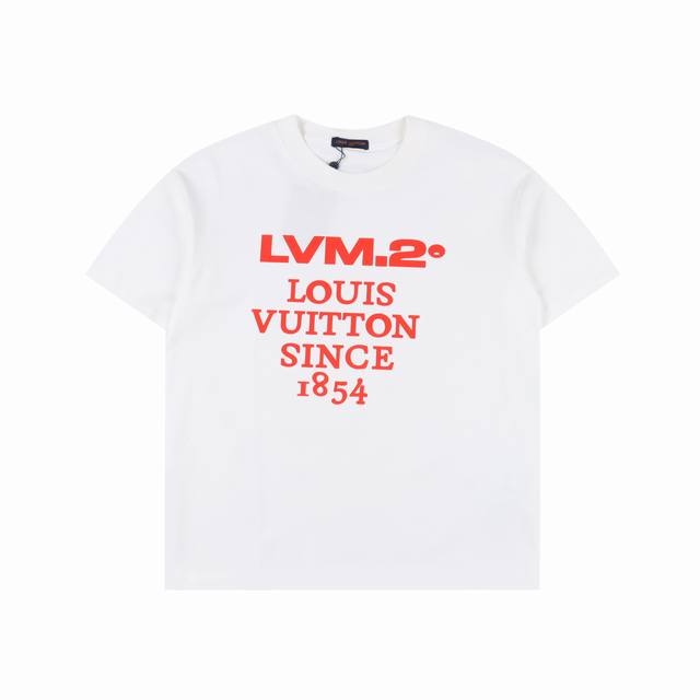 Louis Vuitton 路易威登 Lv 24Ss 红字母短袖T恤 面料采用定制240G 26支特滑双股精棉平纹高密无尘全棉布料。前幅高密度加厚，走线平整，代