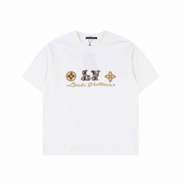 Louis Vuitton 路易威登 25Ss 签名Logo四叶草刺绣短袖T恤 面料采用260克重纯棉，定制32支2*2螺纹，成衣两遍水洗处， 面料舒适亲肤无异