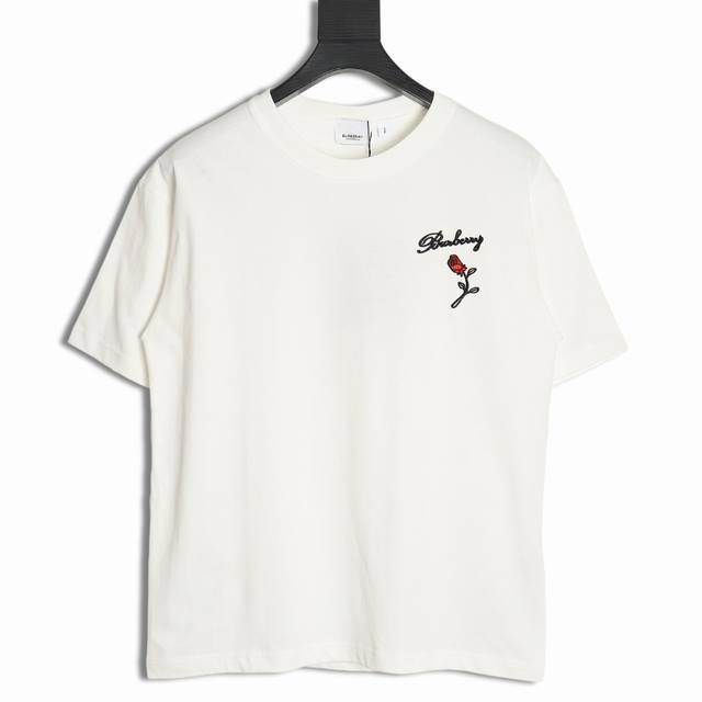 Burberry 巴宝莉24Ss 玫瑰花短袖T恤 面料采用定制240G 26支特滑双股精棉平纹高密无尘全棉布料。前幅高密度加厚，走线平整，代工品质，全套定制辅料