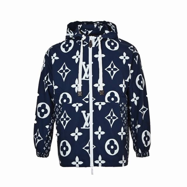 Louis Vuitton 路易威登 满印老花风衣外套 客供原版定织面料，面超料赞，爽滑舒适，手感一流，经典老花Logo印花长袖外套短裤套装，融汇 Monog