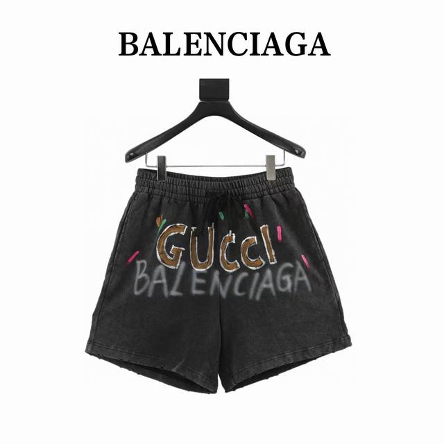 Balenciaga 巴黎世家 手绘字母毛圈短裤 面料原版定制，非常耗时废料，密度手感和原版达到一致，松紧腰搭配，轻松调节腰围，侧面拼接黑色织带设计，作为整条裤