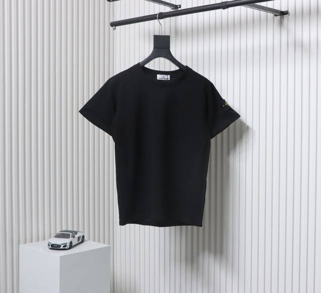 Stone Island石头岛基础臂章T恤 基础爆款七色 衣橱不可少单品 面料采用240克纯棉双纱食毛面料 双线二本针压线 久洗不变形 订制简约臂章 可拆卸 双
