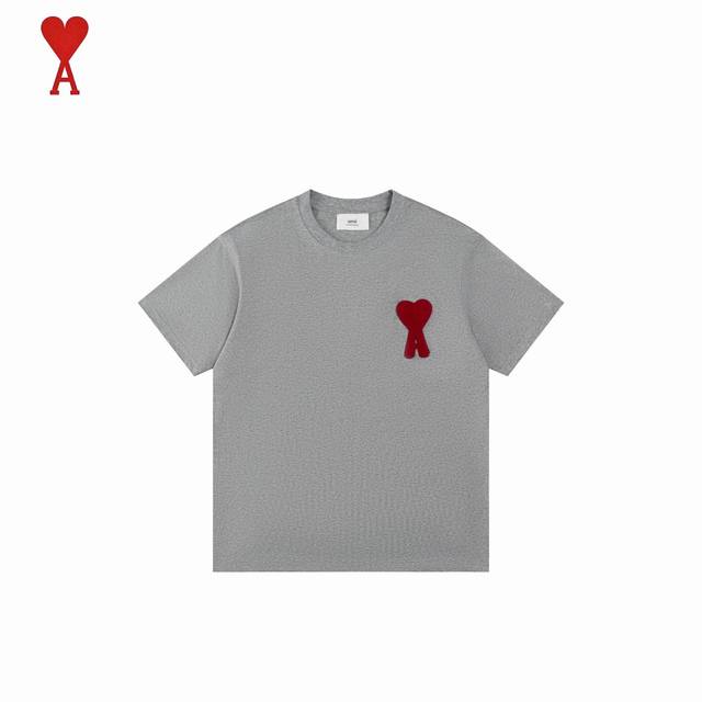 Ami 25Ss 立体钩编爱心刺绣短袖 春夏揉进了春风里，让优雅尽情绽放8拒绝平庸 清爽自然，经典再经典，超多明星博主的日常穿搭T恤，低调百搭又具有品牌特色的