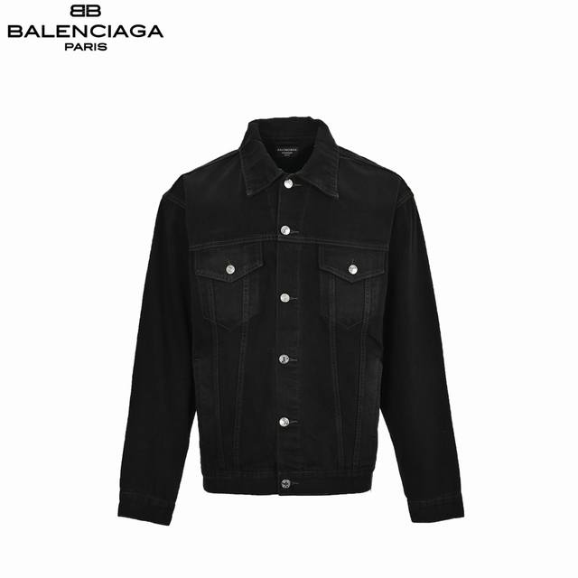 Balenciaga 巴黎世家 24Fw 烫钻字母牛仔外套 原版采用460G高端定制面料，新款Paris满钻使用进口设备重工打造烫钻效果闪耀度光泽色十足，多角