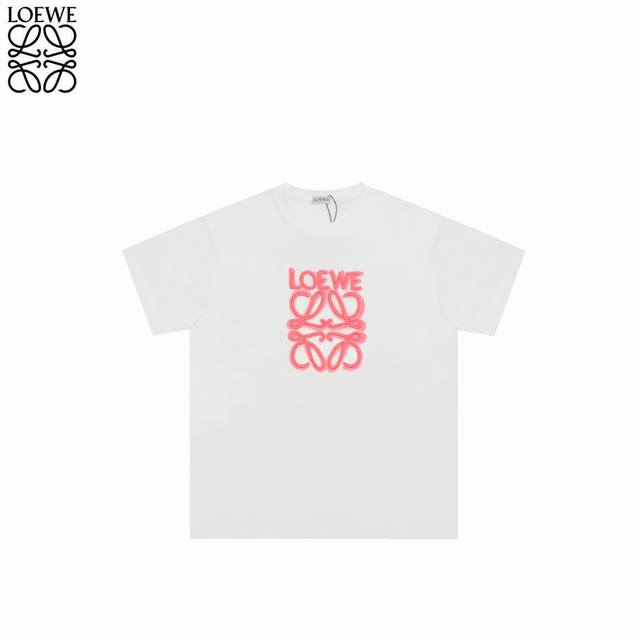 Loewe 罗意威 荧光粉刺绣大Logo短袖 采用定制26S双纱无尘棉面料 1×2双纱螺纹 克重170G 面料都是定织同缸定染无色差 丝网印花工艺轮廓打底 整