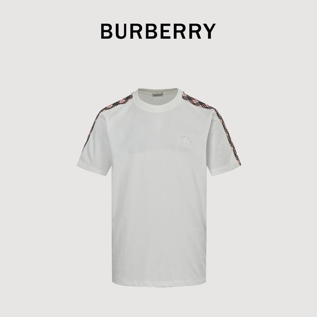 Burberry巴宝莉Bbr 格纹织带拼接短袖T恤 采用280G棉质布料40支双纱面料，纺织密度高，垂感佳，不易变形。 厚织感加上紧密纺纱工艺，不会影响Tee的