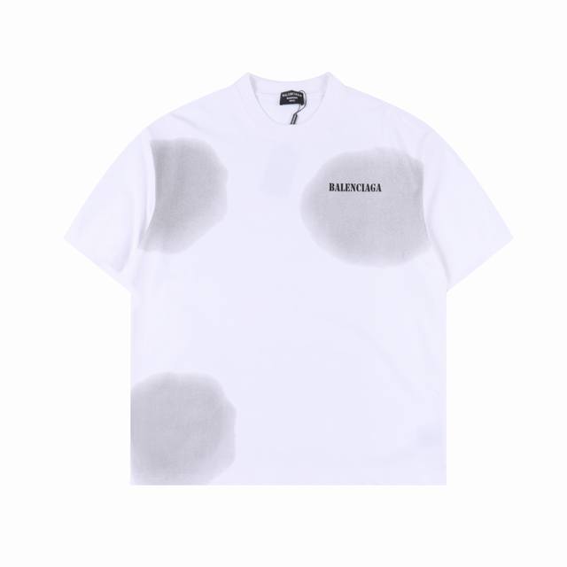 Balenciaga 巴黎世家 25Ss 后背斑驳多行字母短袖 原版辅料一比一三标齐全，Os落肩版型，男女同款，宽松版型， 无性别区分，时尚减龄百搭。 春夏短袖