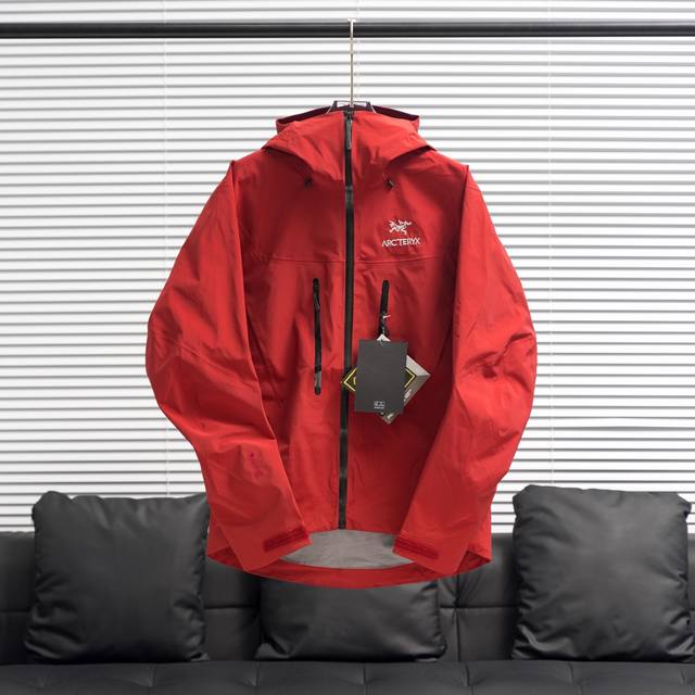 工厂P直供 Arc’Teryx丨始祖鸟Alpha Sv7代连帽冲锋衣 配色：波尔多红 尺码：S-Xxl