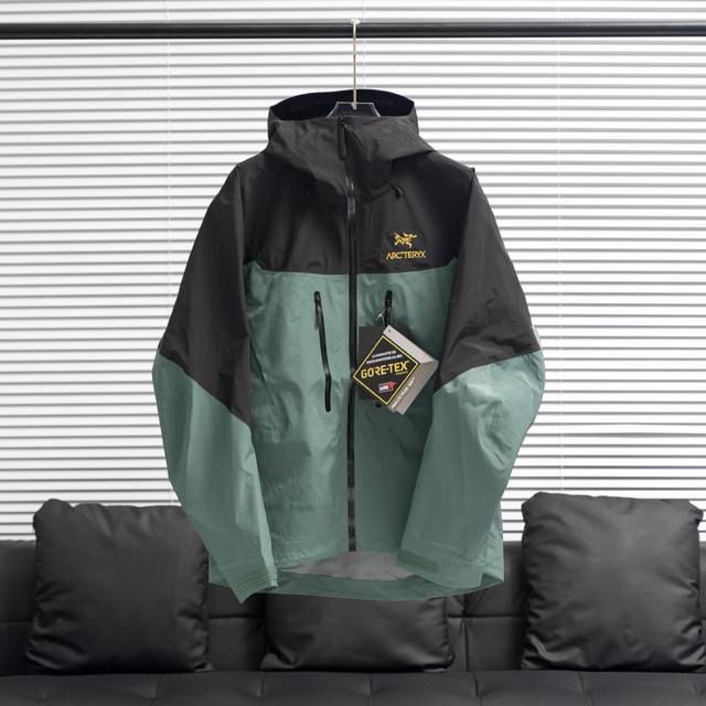 工厂P直供 Arc’Teryx丨始祖鸟Alpha Sv7代连帽冲锋衣 配色：黑金绿 尺码：S-Xxl
