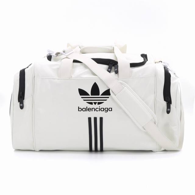 Balenciaga 巴黎世家 X Adidas 阿迪达斯联合款水桶健身包 白色 Balenciga巴黎世家 X Adidas阿迪达斯三叶草 徽标字母印花三条杠