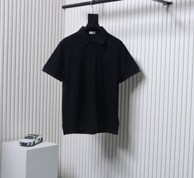Dior 迪奥Cd 刺绣字母签名短袖Polo衫 原版品质，欢迎对比。纯棉珠地棉面料经典款Polo衫，经典爆款系列，图案装饰让商务休闲风增添了俏皮的色彩，整体高级