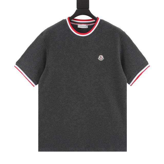 Moncler蒙口Mc 日本限定 小标华夫格短袖T恤 采用420G华夫格面料，先水洗预缩水再硅油水洗处理，手感高级，纹理感清晰，四扣门襟。 Size：S-Xl