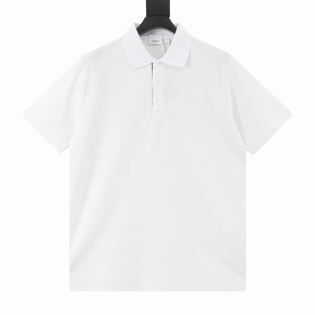 Burberry巴宝莉Bbr 经典Bt格子Polo衫 定制220G长绒棉面料，选用棉质珠地网眼布打造，绣有专属标识图案。开襟点缀品牌 Vintage 复古格纹。