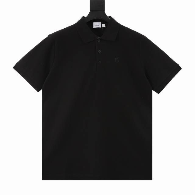 Burberry巴宝莉Bbr 经典Bt格子Polo衫 定制220G长绒棉面料，选用棉质珠地网眼布打造，绣有专属标识图案。开襟点缀品牌 Vintage 复古格纹。