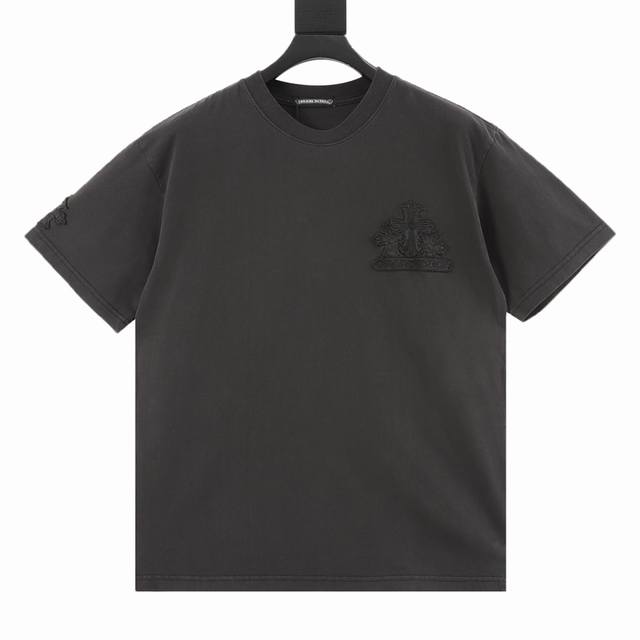 Chrome Hearts 克罗心 25Ss 水洗做旧贴布Logo短袖 中性慵懒的风格实在太太太爱了 成衣水洗炒雪花工艺 使得面料轻微泛白全身定位破坏 是那么的