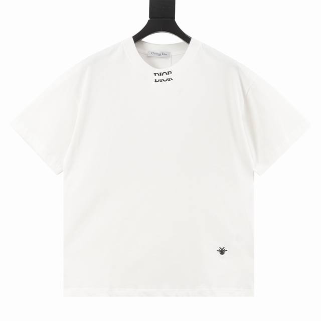 Dior 迪奥 25Ss 领口拼接字母蜜蜂刺绣短袖T恤 采用原版280G双纱对版定织定染面料 螺纹同缸定染零色差 独家品质 区别通货 领口螺纹拼接Logo刺绣，