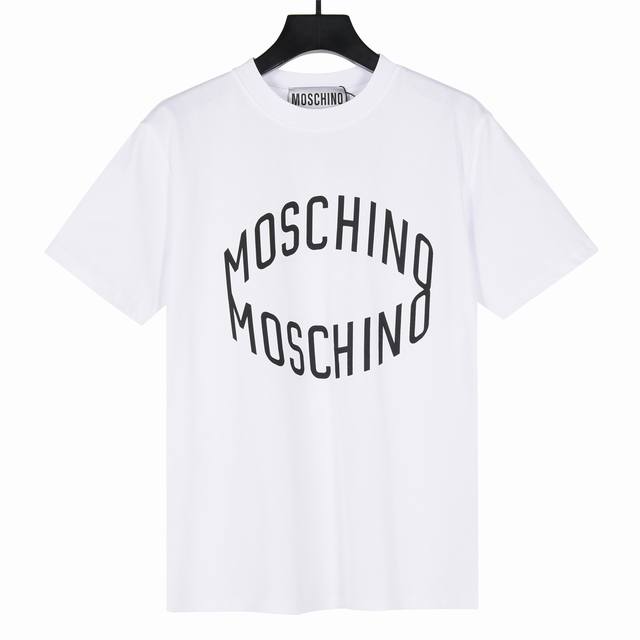 Moschino莫斯奇诺2025春夏新品环形字母印花短袖T恤 面料采用300克重精梳棉，定制32支1*1螺纹，成衣两遍水洗处理，面料舒适亲肤无异感，定制定染面料