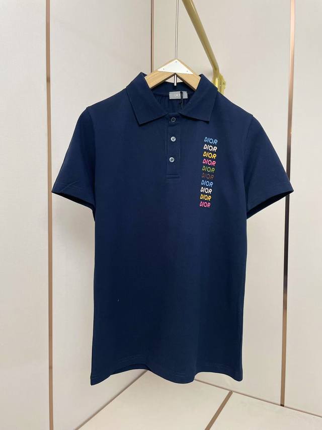 现货 迪奥五彩字母刺绣Polo 灵感来自80年代时尚杂志中单品设计 刺绣Logo标识精致升级 深蓝色 男女同款 码数S-Xxl